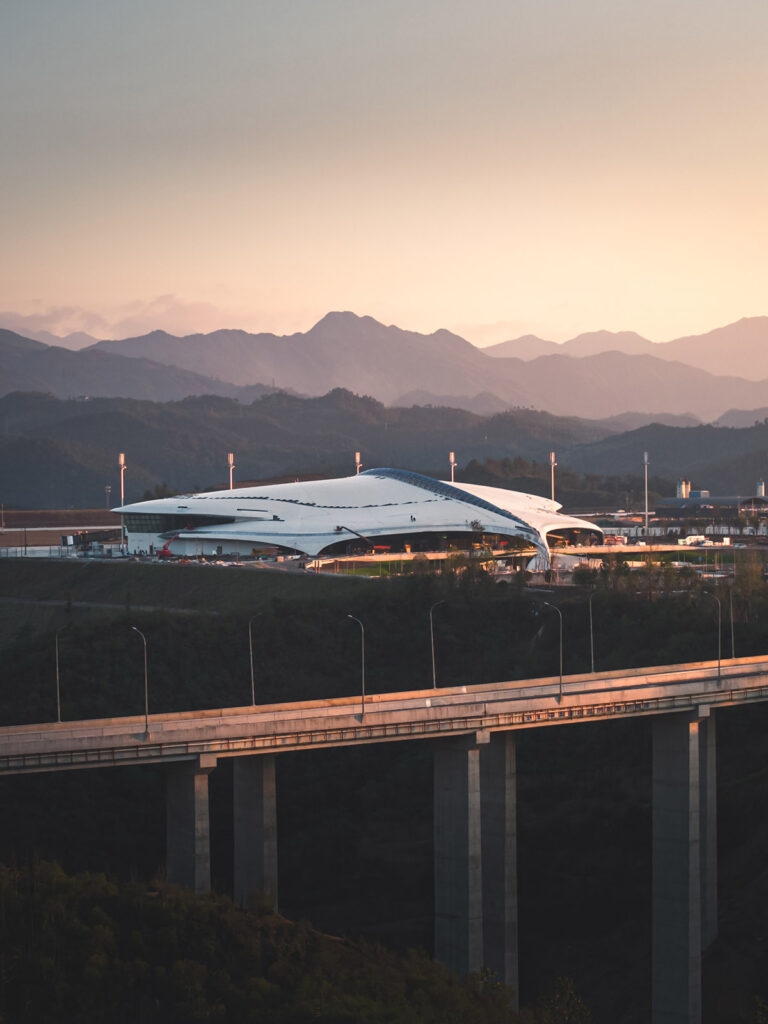 El aeropuerto LIJ con forma de pájaro de MAD está a punto de completarse en Lishui, China